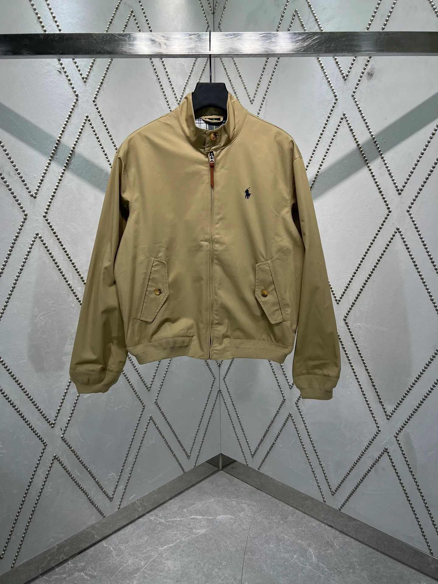 P550 Polo 25ss new solid color stand-up collar zipper long-sleeved jacket men's brown code number: S.M.L.XL.XXL.